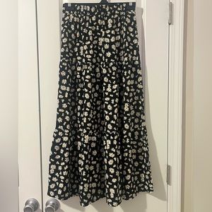 Tiered Daisy Skirt Size:S